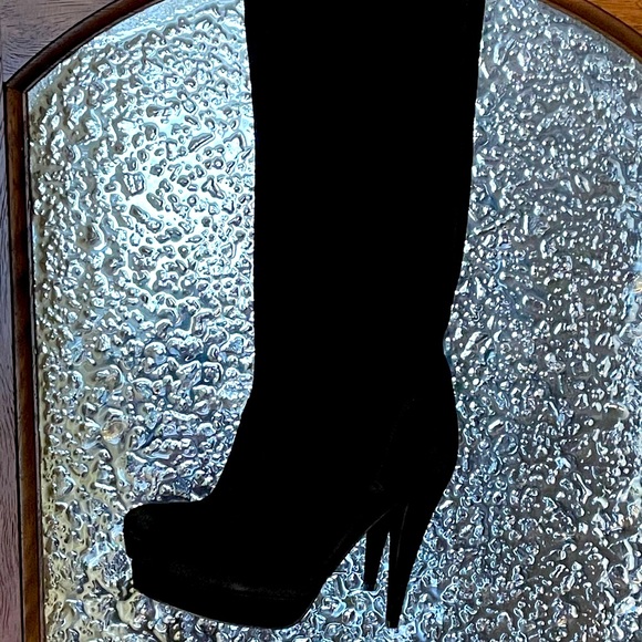 Gorgeous soft suede Modern Vintage boots - Picture 6 of 6